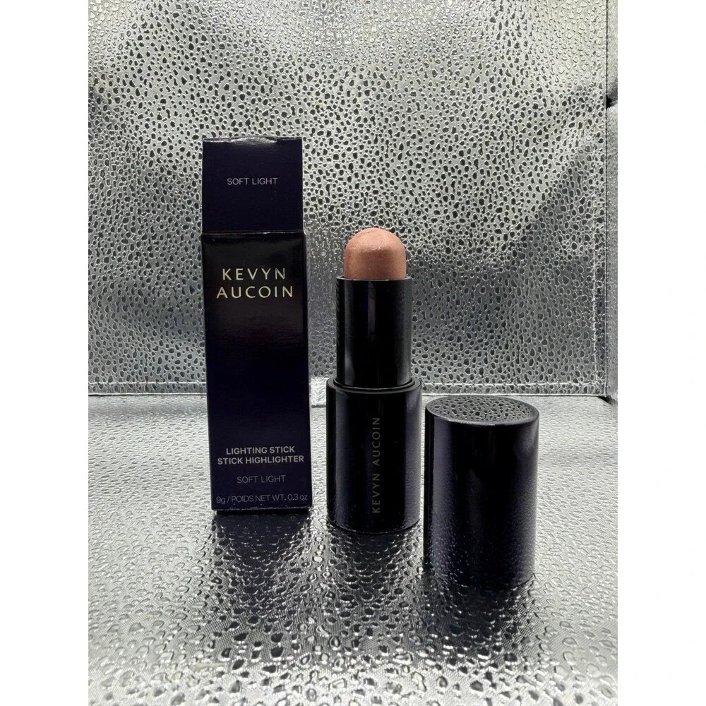 KEVYN AUCOIN LIGHTING STICK - SOFT LIGHT Full Size/0.3 Oz.